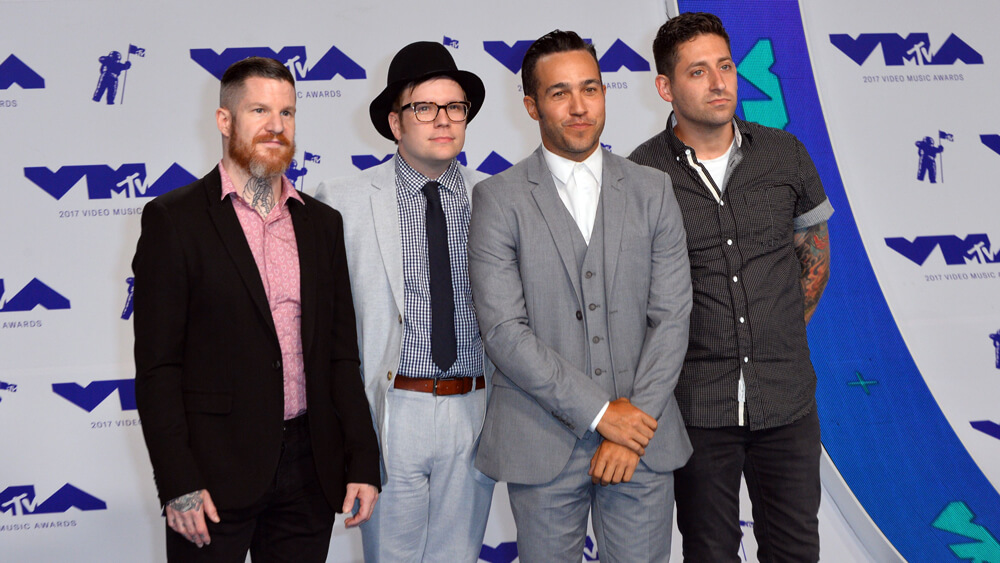 Fall Out Boy saat sedang berpose di event MTV Video Music Awards.